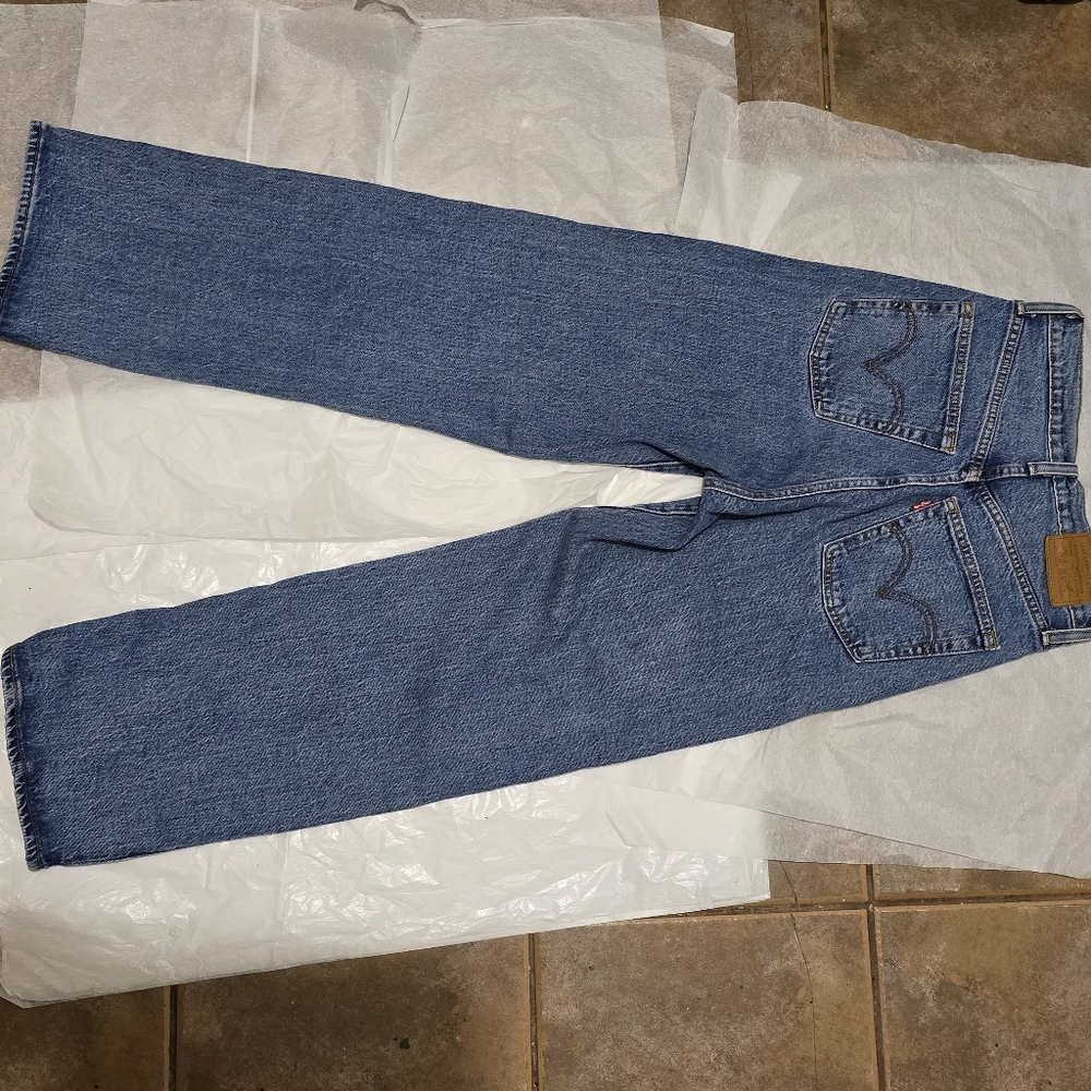 Levi's Ribcage Straight Jeans in Classic Blue - Picture 5 of 13
